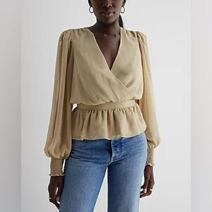 Express v-neck smocked cuff peplum NWT